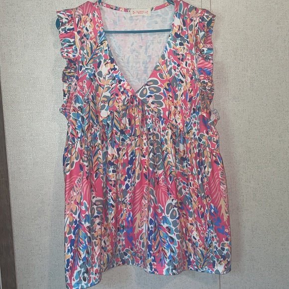 Boutique Top - Picture 2 of 5